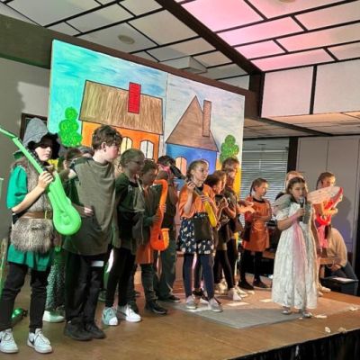 Wir führen zum zweiten Mal ein Musical auf – „Die kleinen Leute von Swabedo“.